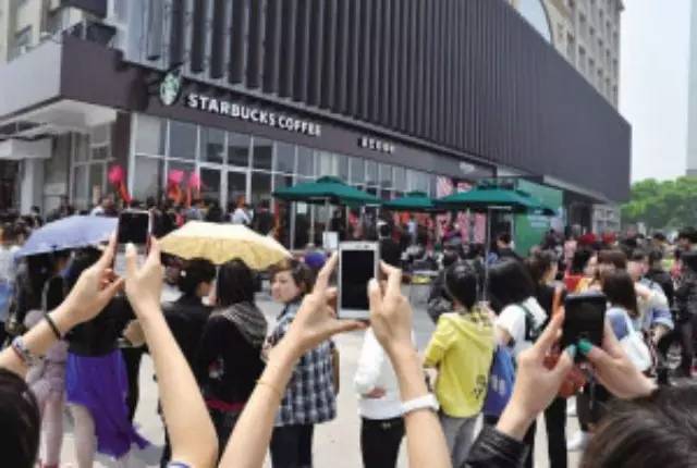 星巴克真的会“烂大街”，甚至自我毁灭吗？