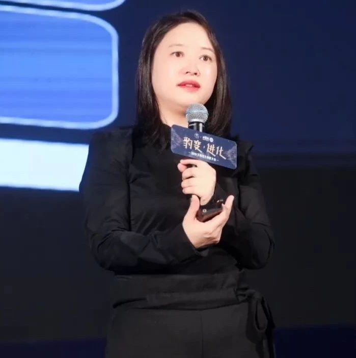 年终离职潮来袭：员工纷纷撂挑子，咋整？