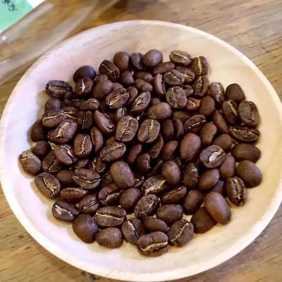 科普 │ 为什么咖啡豆表面有褶皱? 豆子出油了好不好?