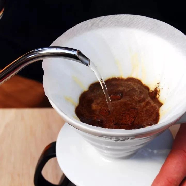 咖啡细粉的探讨与应用：避免细粉过萃有什么手冲技巧？