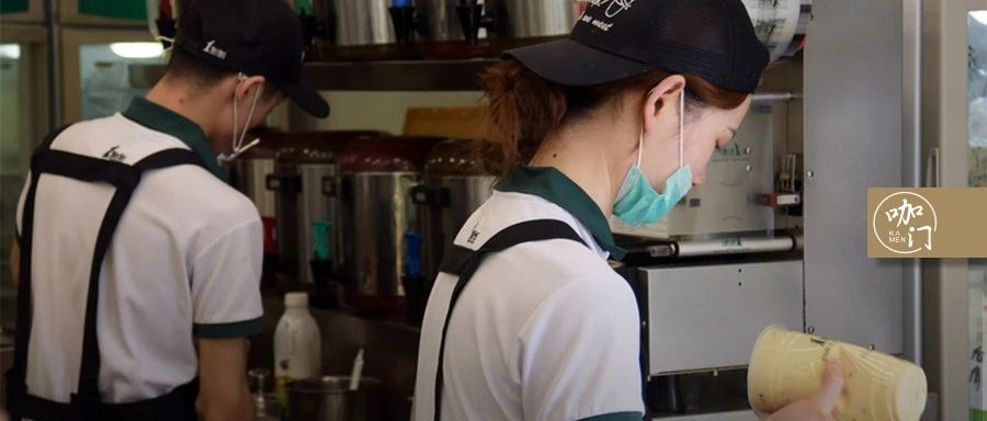 高速疯跑过后，茶饮业需要至少个海底捞店长