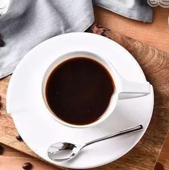 继保温杯之后，“黑咖啡”可能是第二个步入中年的标志