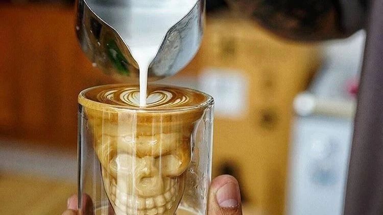 你第一次做咖啡手抖吗？