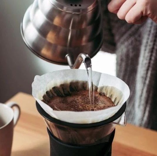 【手冲技巧】注水的稳定性对咖啡风味有哪些影响？