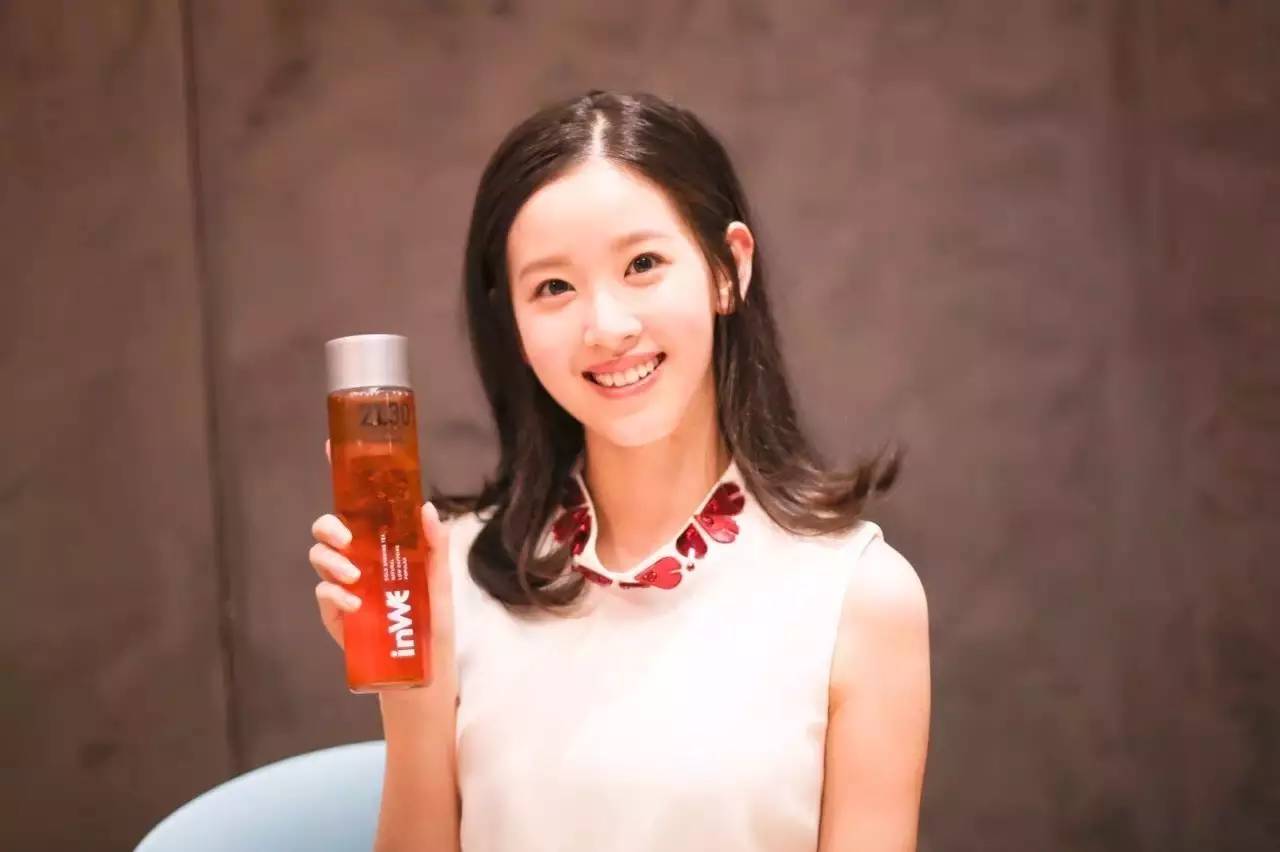 “奶茶妹妹”产后首次亮相，投资茶饮品牌变身“小天董”
