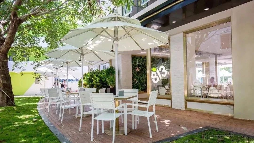 为什么芭依珊的店越开越大，喜茶越开越小？