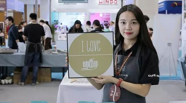 青岛咖啡展最火的是她