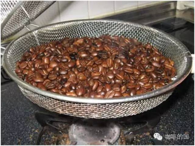 在家玩烘焙丨简单的DIY烘豆方法