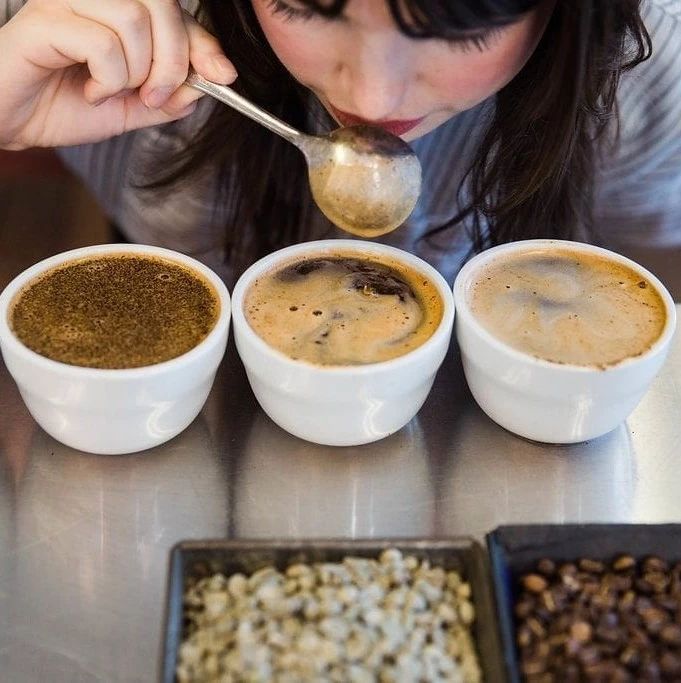 咖啡不苦、喝得到「甜味」是真的吗？咖啡还有草莓、凤梨味？