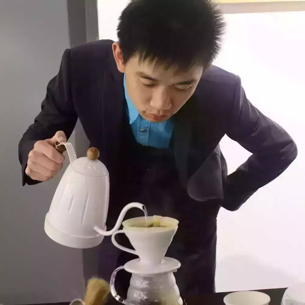 咖啡有种魔力，将爱生活的人聚一起