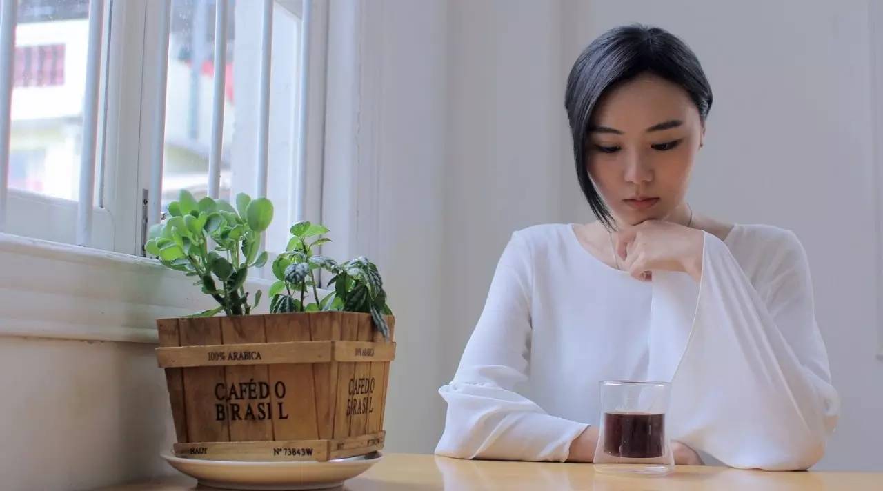 长的好看的都在喝咖啡