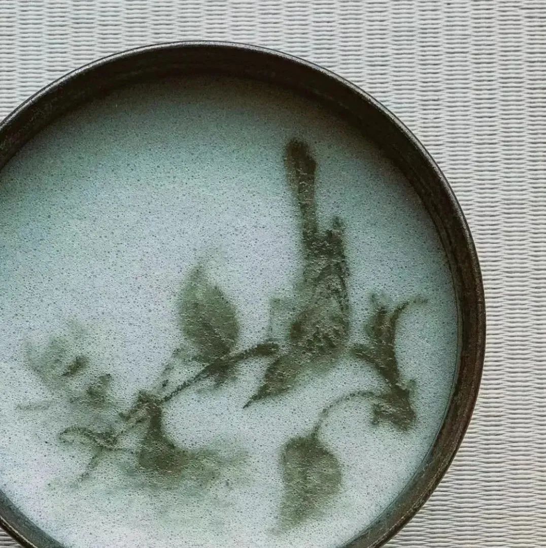在茶汤上作画，比咖啡拉花难多了？！