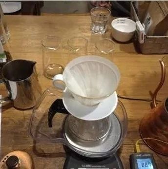 不同水温咖啡风味区别，如何确定冲煮咖啡的水温？
