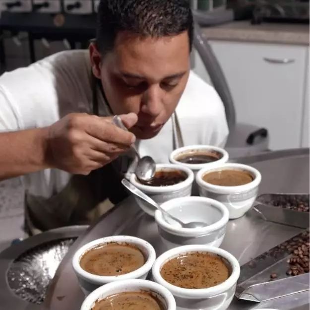 品尝咖啡的学问 | 如何细心品尝一杯咖啡？