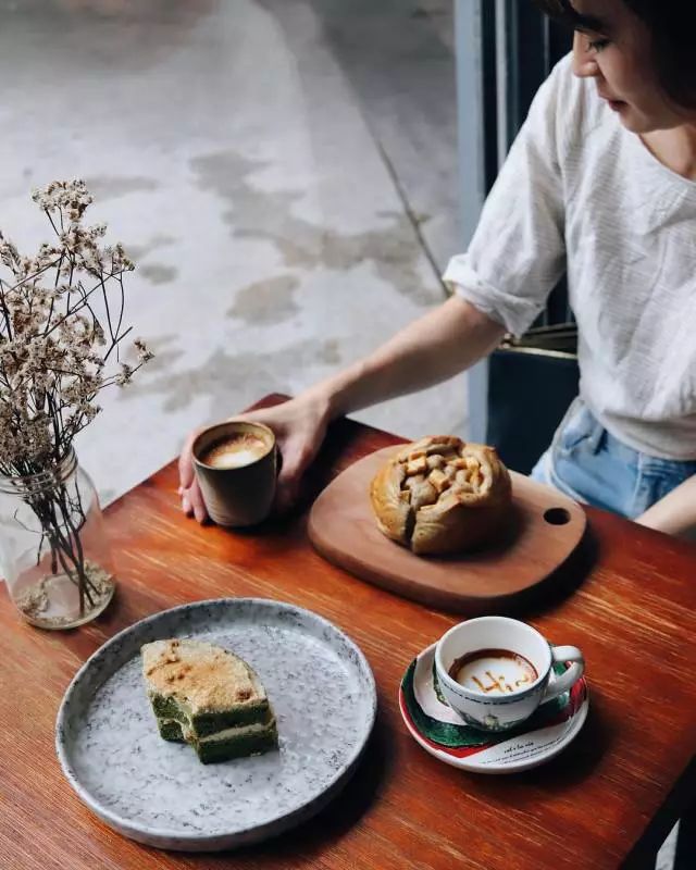 细腻又精致，换一种心情探访香港这 间至美咖啡店
