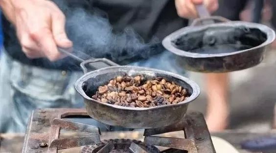 如何在家烘焙咖啡豆？