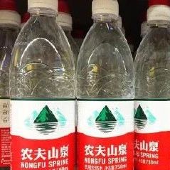 卖手冲咖啡的农夫山泉上市了！！