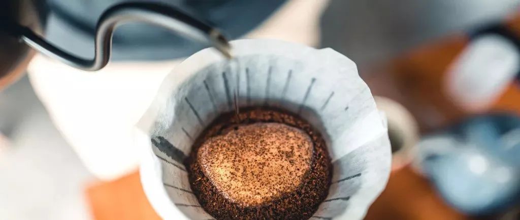 如何透过冲煮技巧，控制咖啡的酸质？