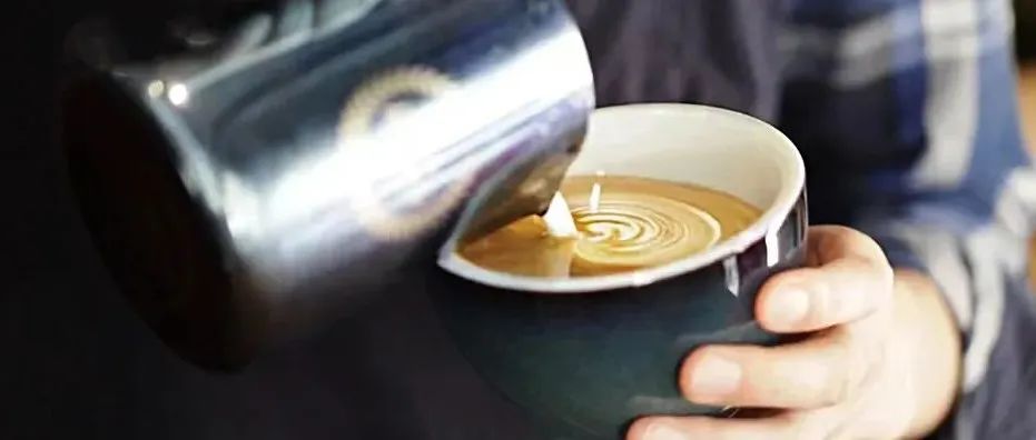 给新手的拉花指南～「大桃心」的变形「千层心」