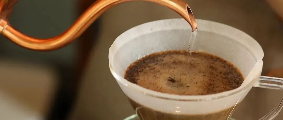 我们能从手冲咖啡滤杯上的泡沫看出哪些信息？
