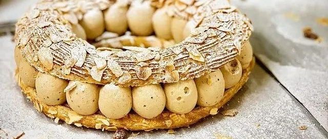 不只有国王饼，还有「朗姆巴巴」等个经典法式甜点的配方。