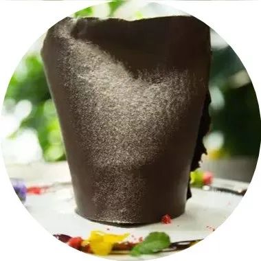 温故知新丨如此凹造型的法式甜品还真是头一次见……