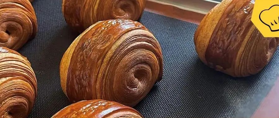 二手市场加价交易的赠品，比奶茶面包还火？