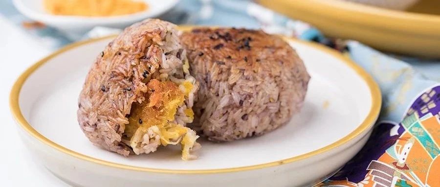 超满足的咸蛋黄拉丝大饭团，瞬间被治愈