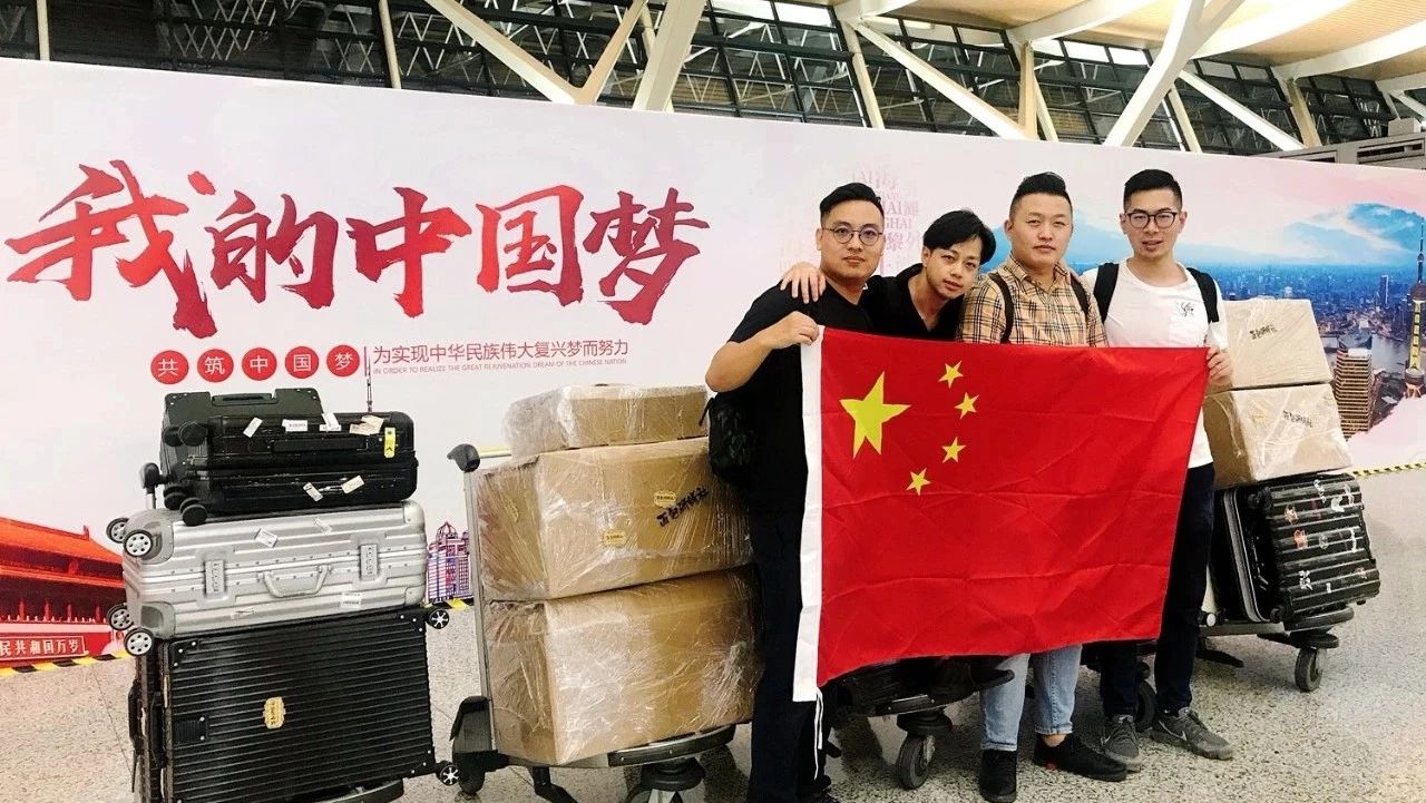 好样的！朋福东、周斌组队冲入世界面包锦标赛，中国队加油…