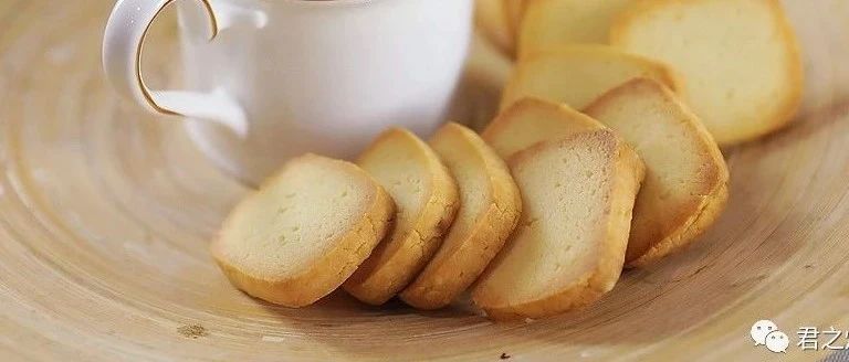 面粉，黄油，奶酪，糖，其他没了。| 极简奶酪饼干