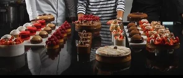 别人家的店系列  |  MOF Yvan Chevalier的法国甜点巧克力店（已打包·可下载）