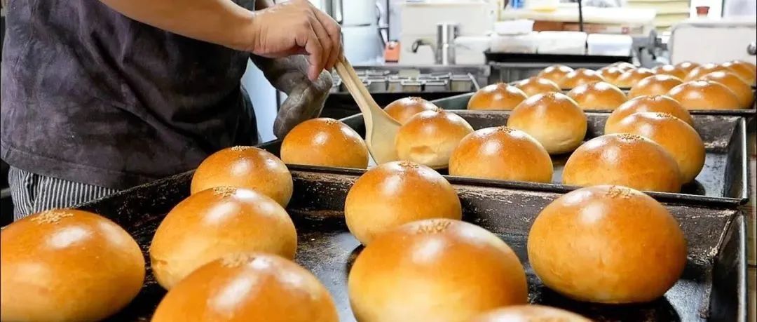 日本京都面包店“面包屋竹”——从午夜 :  开始，面包师的惊人工作开始！