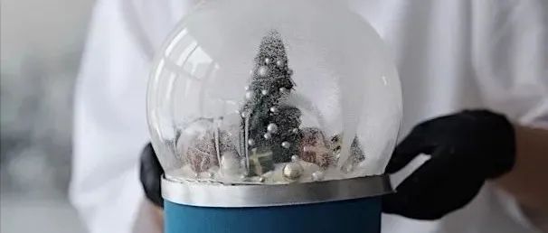 这个技巧太炸了！一个气球创作出童话般的“透明穹顶圣诞蛋糕”（已打包·可下载）